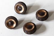 Lot de 4 boutons marrons